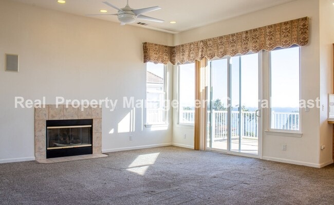Building Photo - AVAILABLE MARCH - Amazing Ocean View Home