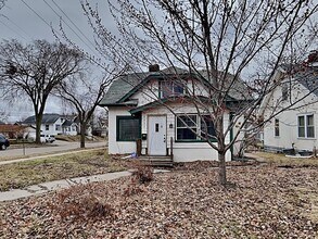 Building Photo - 3601 N Thomas Ave