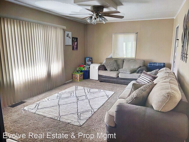 Foto del edificio - 2 br, 1 bath House - 1875 S Michigan Way