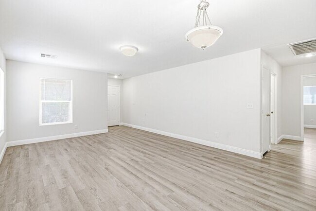 Building Photo - Spacious Henderson Home with Open Layout & Endless Backyard Potential!