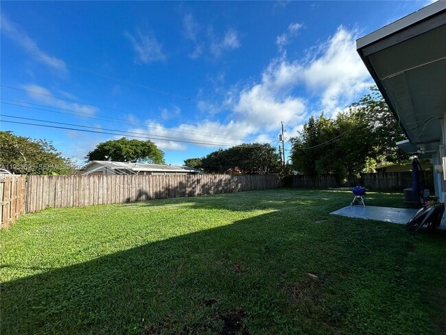 Foto del edificio - 6829 NW 12th St