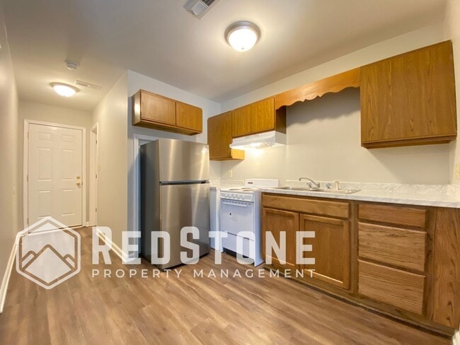 Building Photo - 221 Quintas Ave