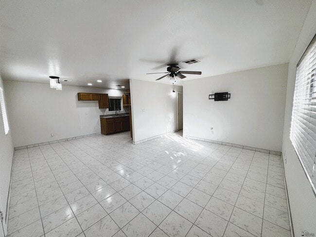 Building Photo - 726 Calle Nueva Vida