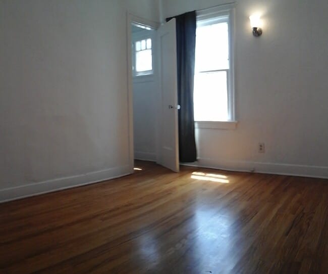 Building Photo - 427 N Genesee Ave