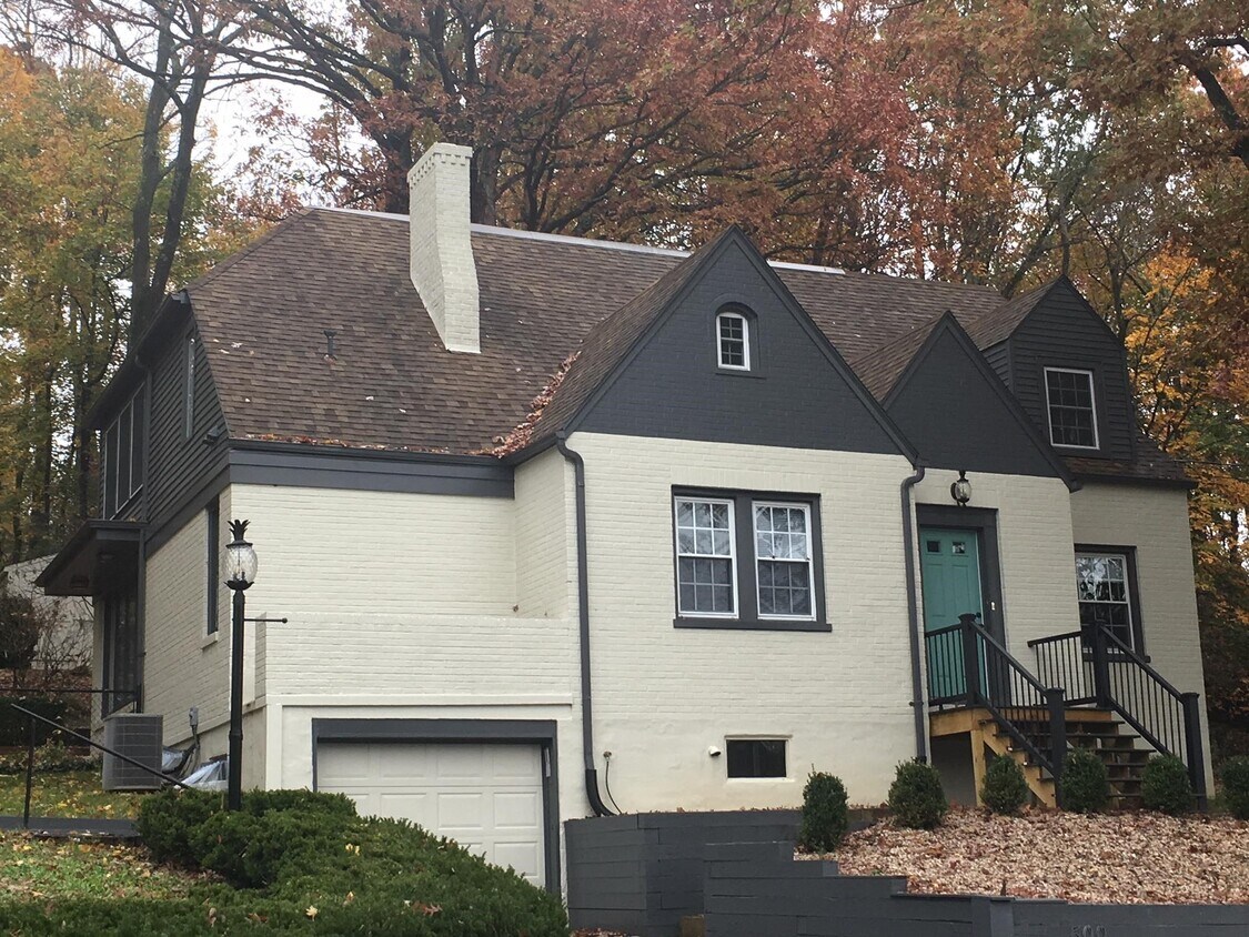 500 Mountain View Dr, Staunton, VA 24401 House Rental in Staunton, VA