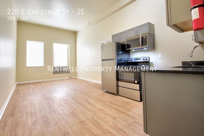Foto del edificio - 220 E Chestnut St