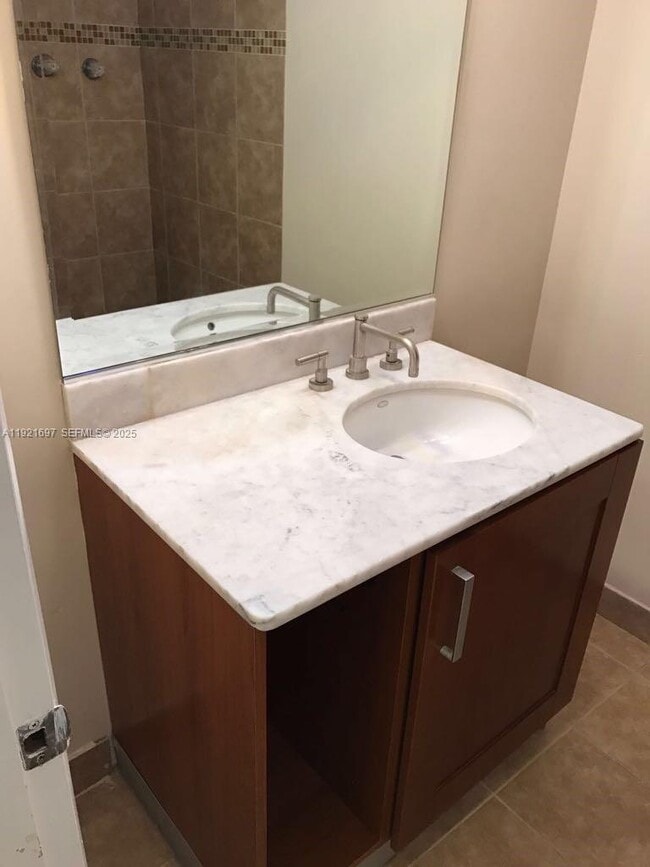 Foto del edificio - 1450 NE 191st St