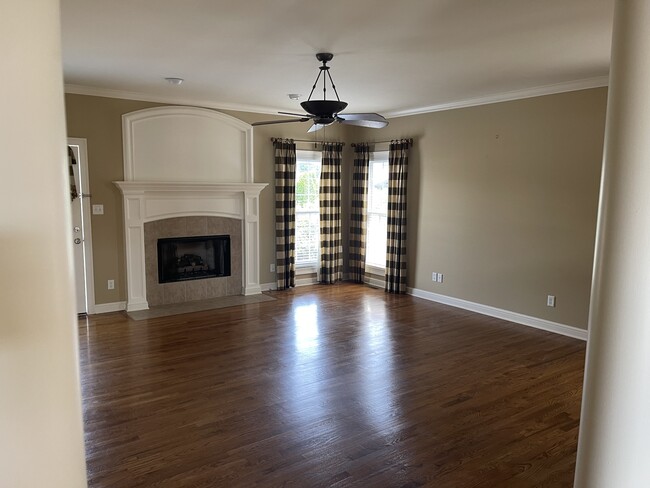 Foto del edificio - 1608 Camden Ct