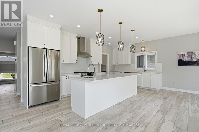Building Photo - 504 Barrage St