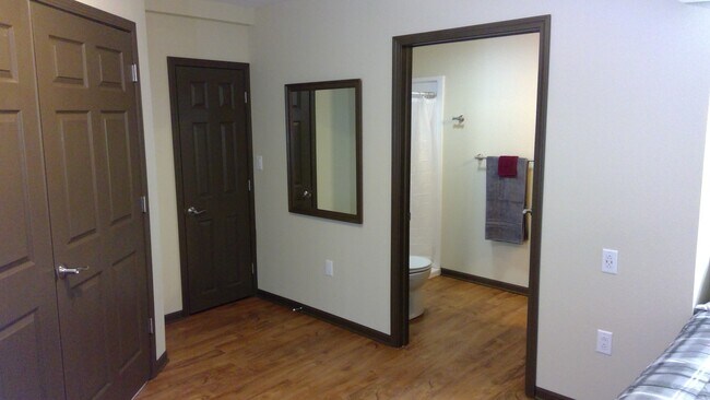 Foto del edificio - 808 6th Ave W