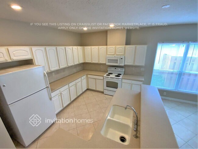 Building Photo - 14618 Falling Waters Dr