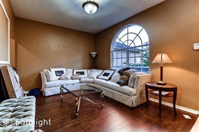 Building Photo - 4 br, 3 bath House - 12431 Bristol Commons...