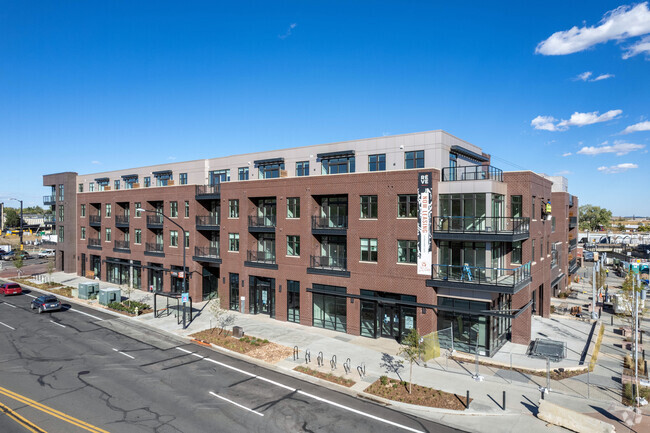 Building Photo - Reve Boulder