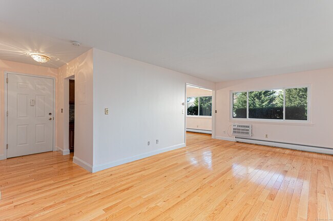 Building Photo - 154 Cold Spring Rd