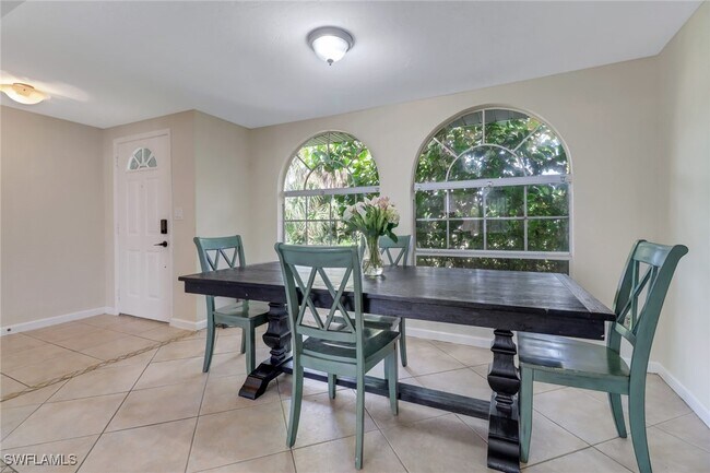 Building Photo - 5333 Malaluka Ct