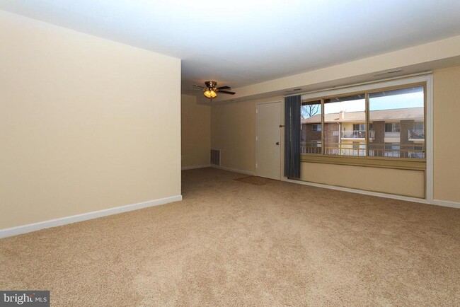 Building Photo - 3747 Donnell Dr