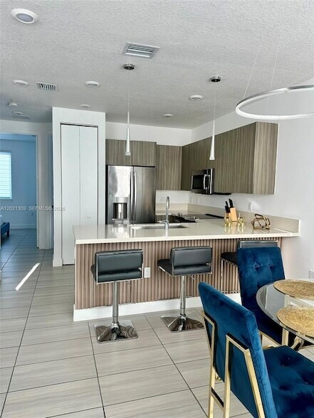 Foto del edificio - 6401 NW 103rd Pl
