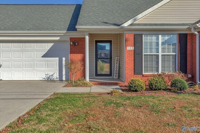 Foto del edificio - 113 Delta Pine Dr