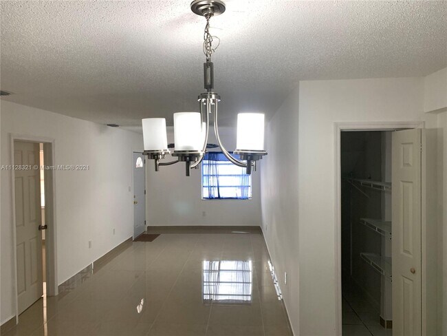 Building Photo - 199 SW 77th Ave