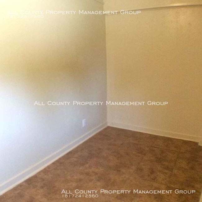 Foto del edificio - Efficiency Apartment Move-In-Ready!