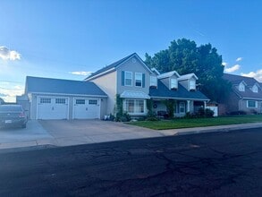 Building Photo - 2295 Arrowhead Cir