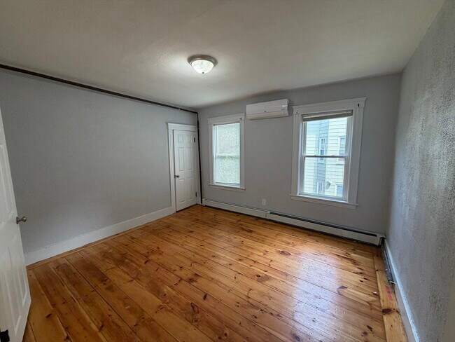 Building Photo - 72 Everard St