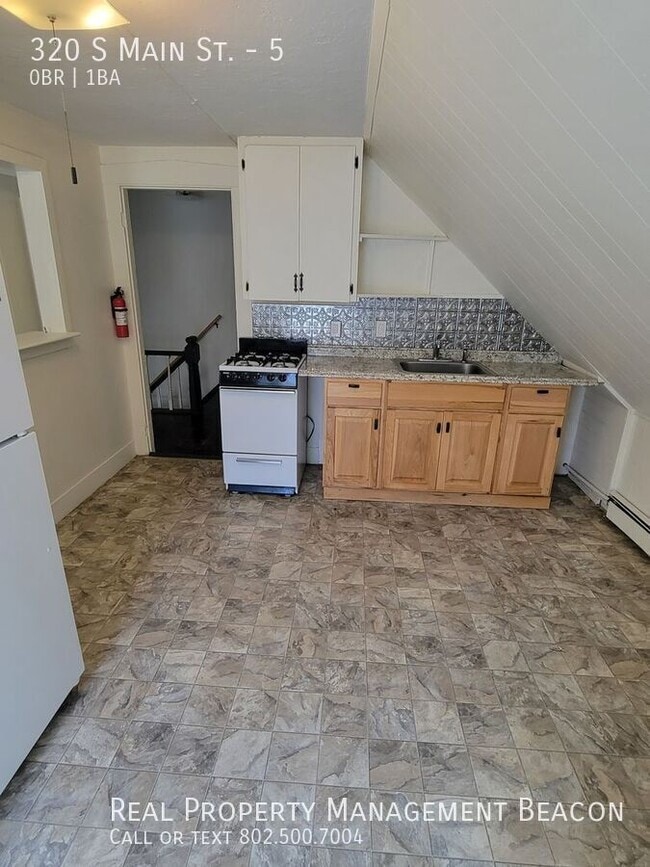 Photo - 320 S Main St Apartment