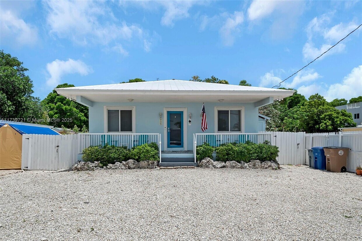 Primary Photo - 939 Plantation Rd