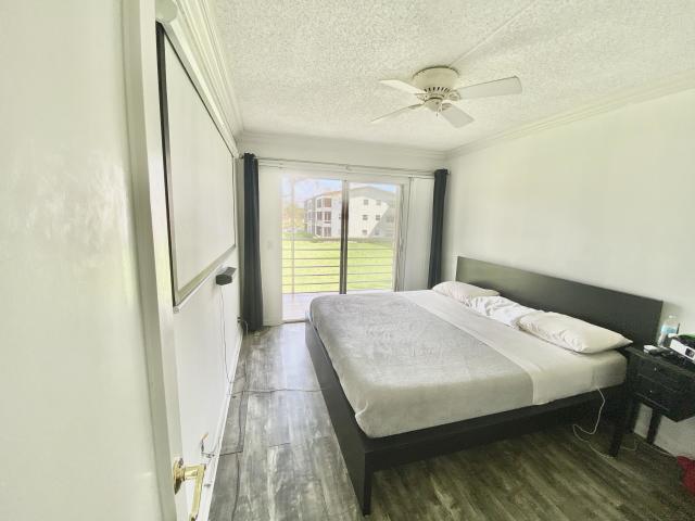 Building Photo - 309 Mansfield H