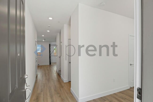 Foto del edificio - 109 Tranquil Ln