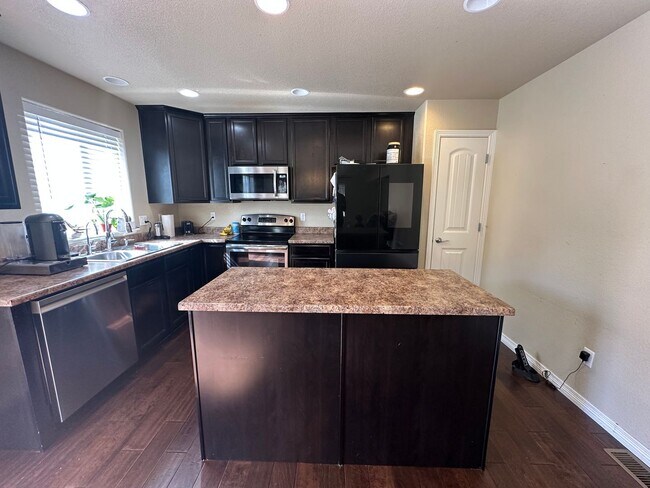 Photo - Beautiful 4 Bed 3 Bath in Lorson Ranch!!! House