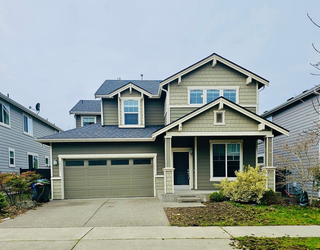 Foto principal - Gorgeous 4-Bedroom Home for Rent in Renton!