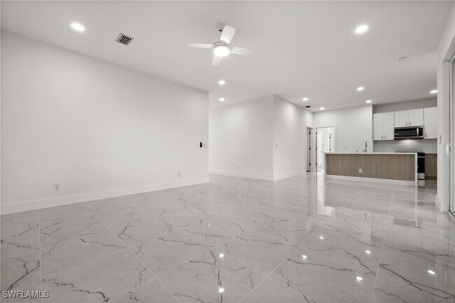 Building Photo - 2037 NW 3rd St