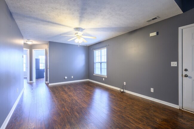 Building Photo - 2237 Village Run