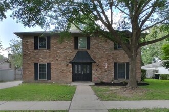 Building Photo - 2307 Hilton Head Dr