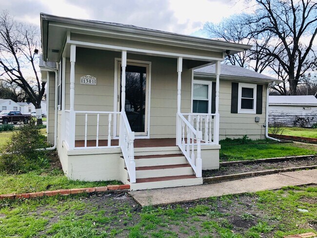 Foto del edificio - 1301 Greenbrier Dr