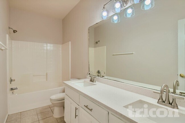 Foto del edificio - 7101 Crenshaw Dr