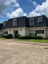 Building Photo - 3730 Fairfield Ave