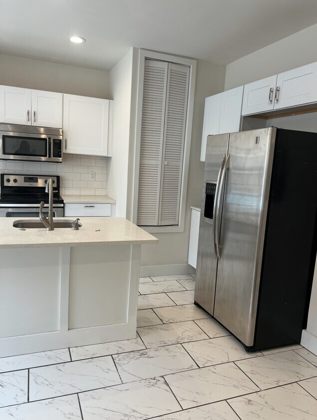 Kitchen - 2633 W Allegheny Ave