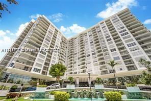 Foto principal - 4101 Pine Tree Dr