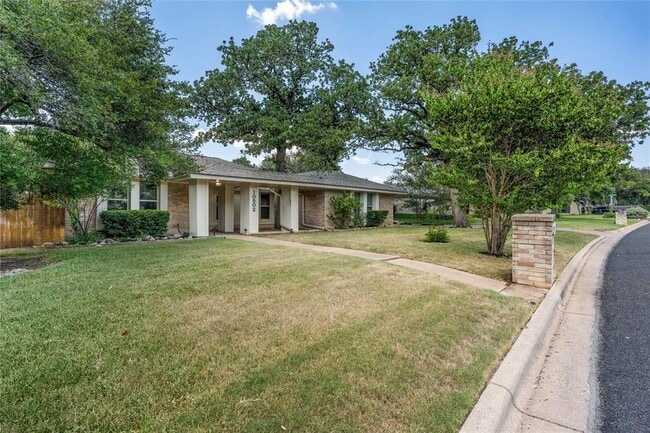 Building Photo - 10502 Spicewood Pkwy