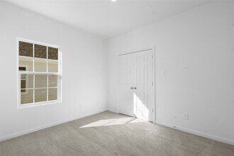 Building Photo - 2332 Cedar Pl Dr