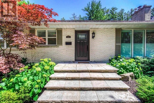 Photo du bâtiment - 2030 Duncan Rd