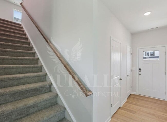 Building Photo - 805 Ottawa Dr