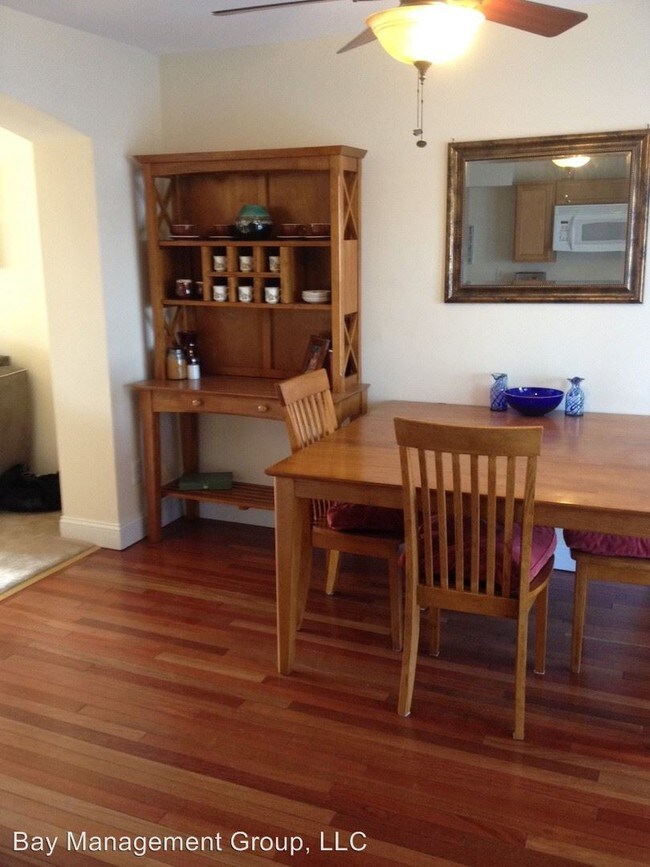 Foto del edificio - 7572 Ives Ln
