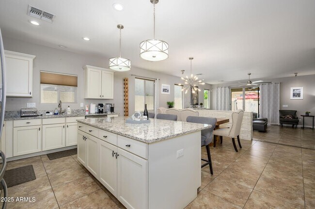 Foto del edificio - 6608 W Saguaro Park Ln