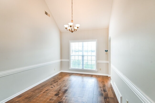 Building Photo - 95 Fairoaks Dr