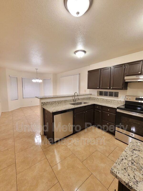 Building Photo - 15212 N 90th Ave
