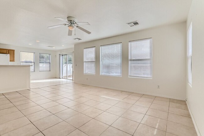 Building Photo - Henderson Living at Its Best – 4 Bedrooms, Loft & 2-Car Garage!