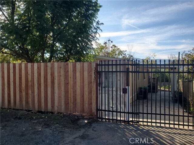 Foto del edificio - 32531 Crescent Ave